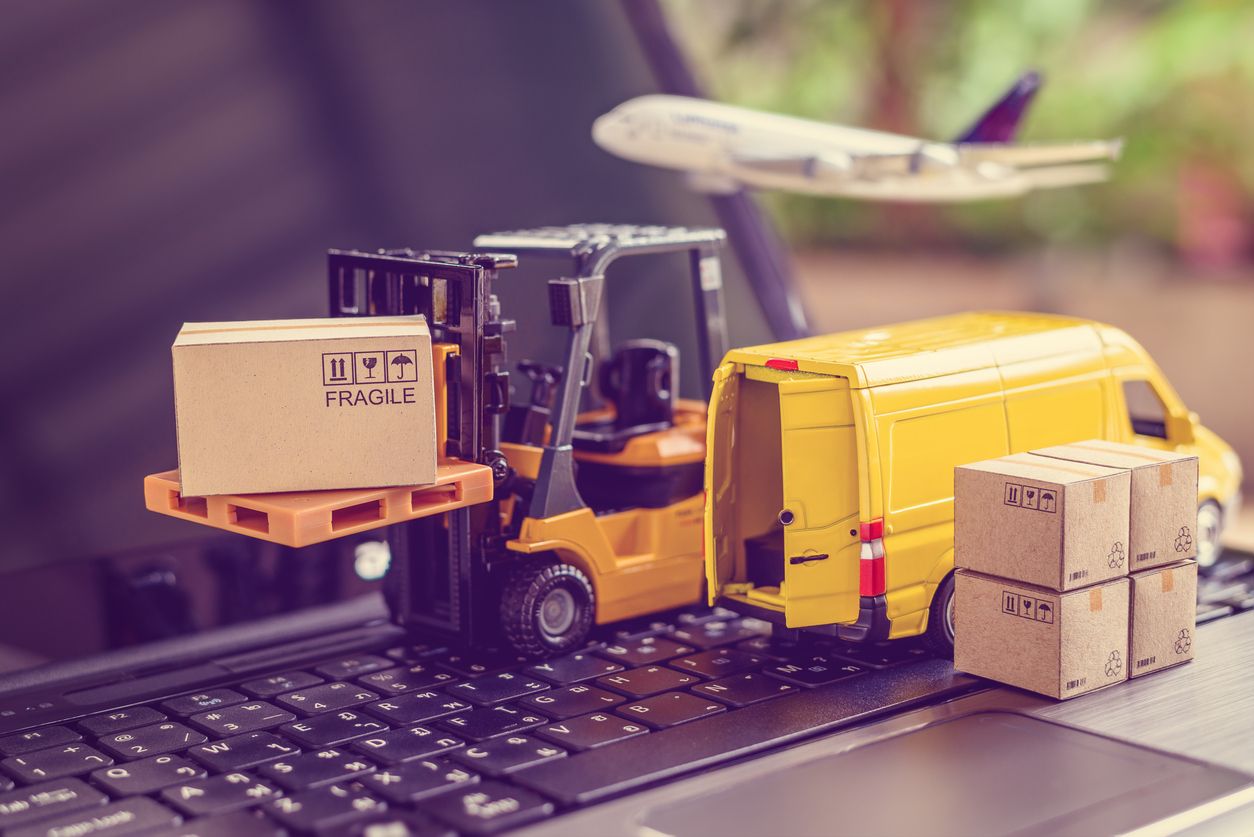 Building a courier service company with IT Building a courier service company with IT